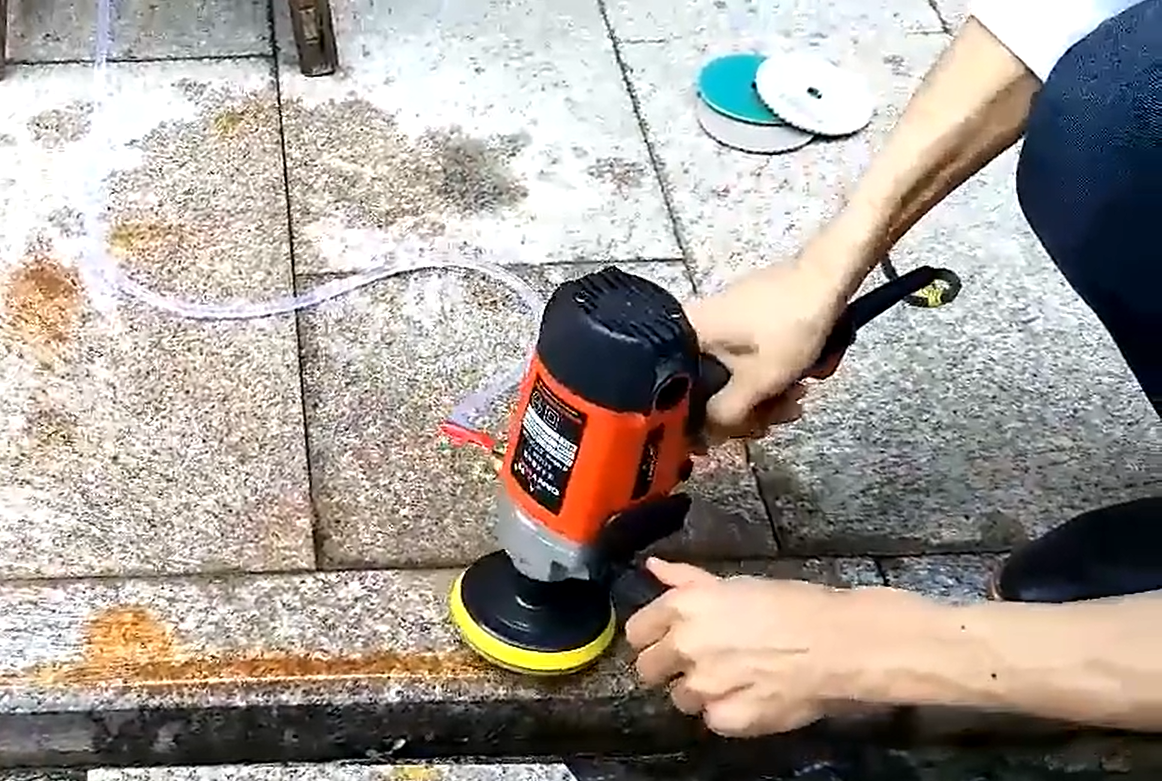 Application method of stone wet polishing pads