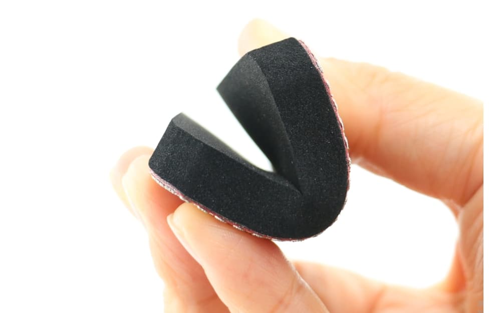 Flexible foam backed diamond pad easy to control