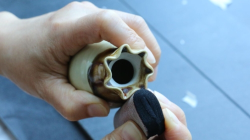 Smooth ceramic rim with square hand pad