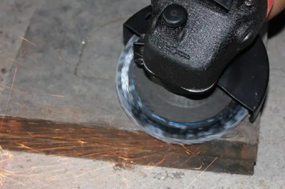 Bolehkah cakera kepak digunakan untuk menggilap kuarza?