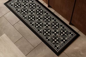 What grit of sandpaper should be used for polishing tiles?